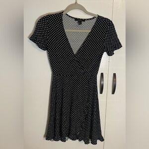 Women’s Forever 21 Black w/White Polka Dot Shirt Sleeve Wrap Dress Size Small
